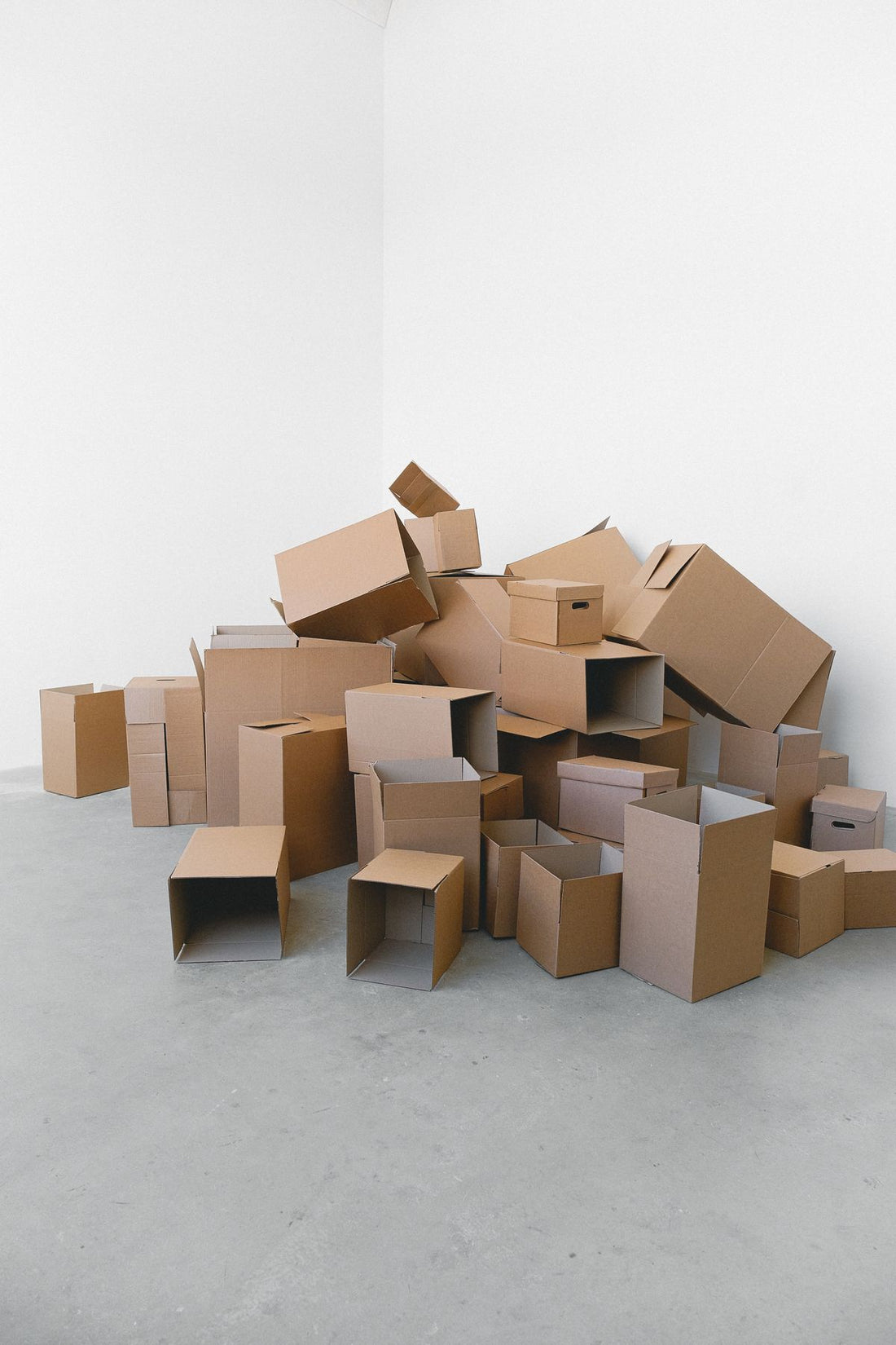 A bundle of various sized moving boxes